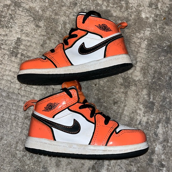 Jordan 1 Mid SE - Picture 2 of 6